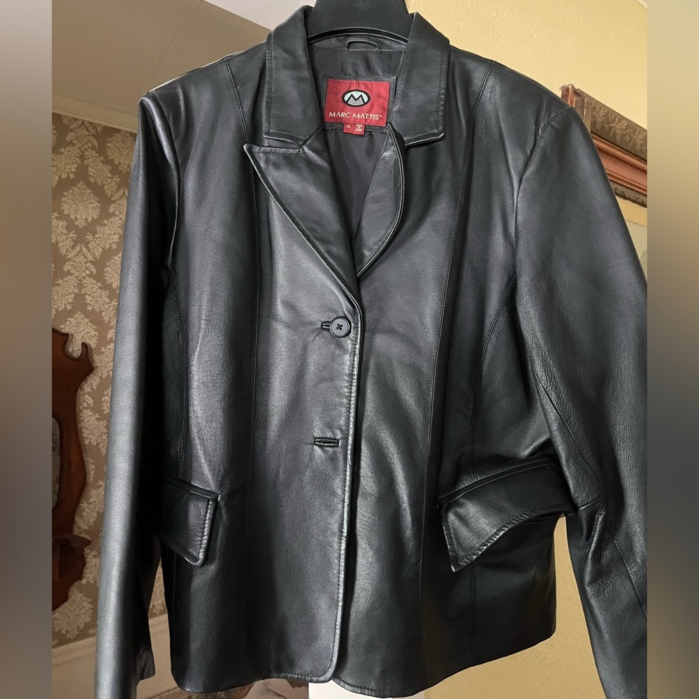 Marc Mattie Ladies Black Leather Jacket  Size XL